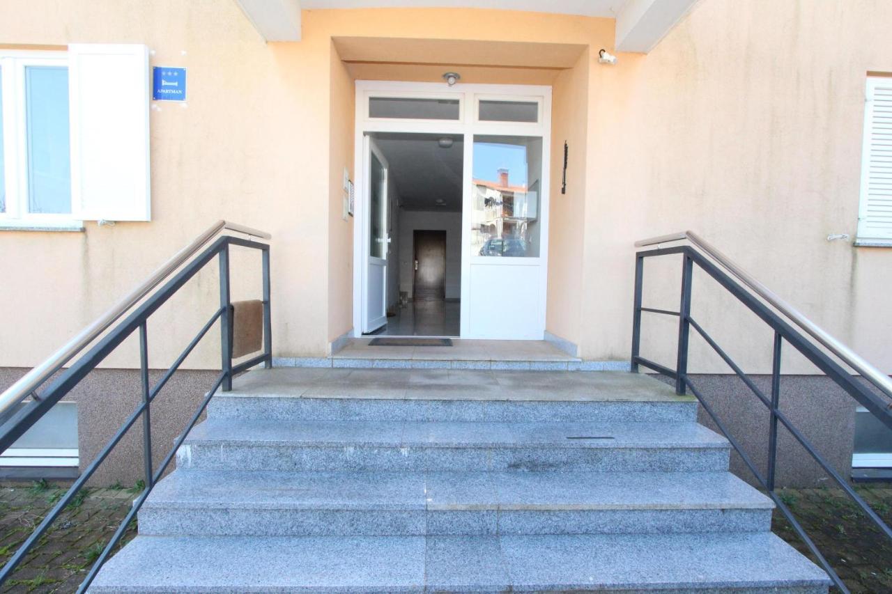 Apartment Adi روفينج المظهر الخارجي الصورة