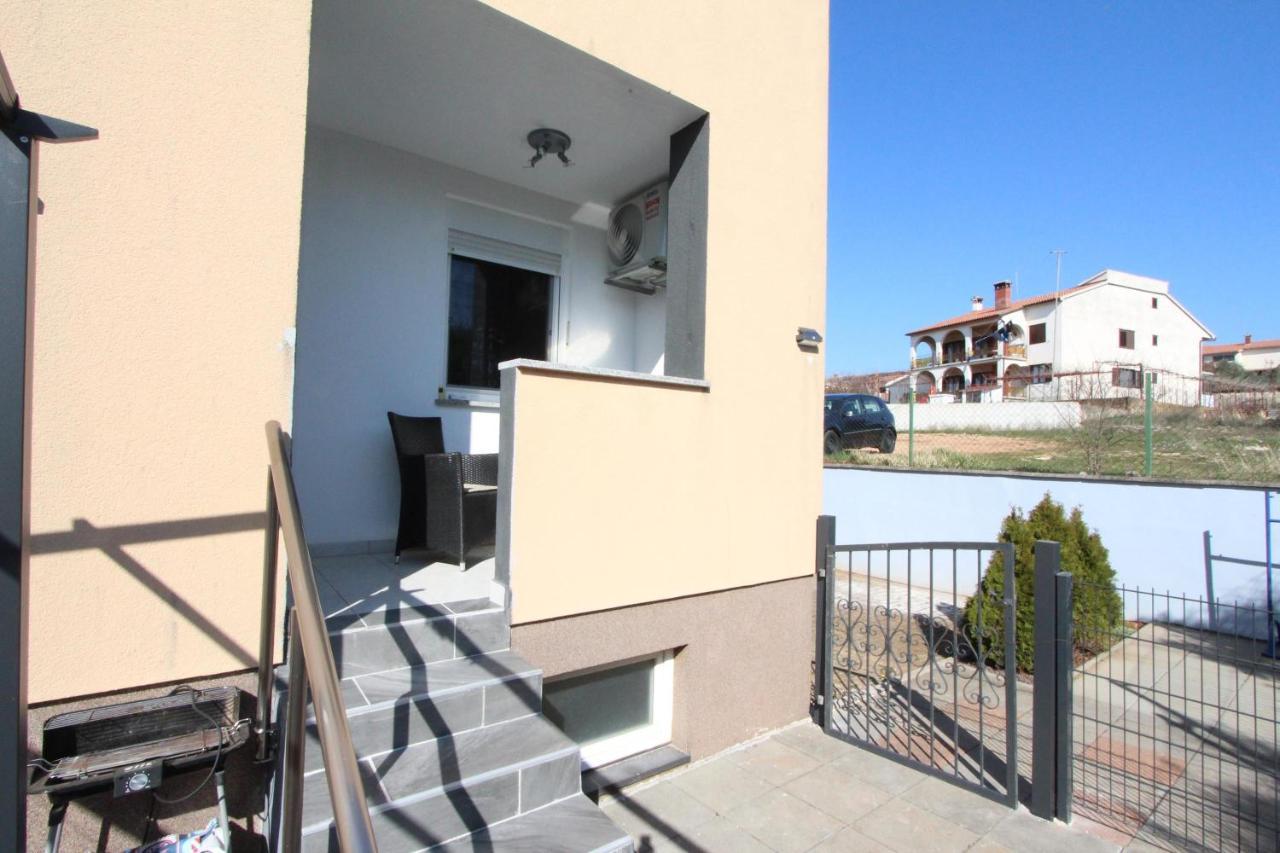 Apartment Adi روفينج المظهر الخارجي الصورة