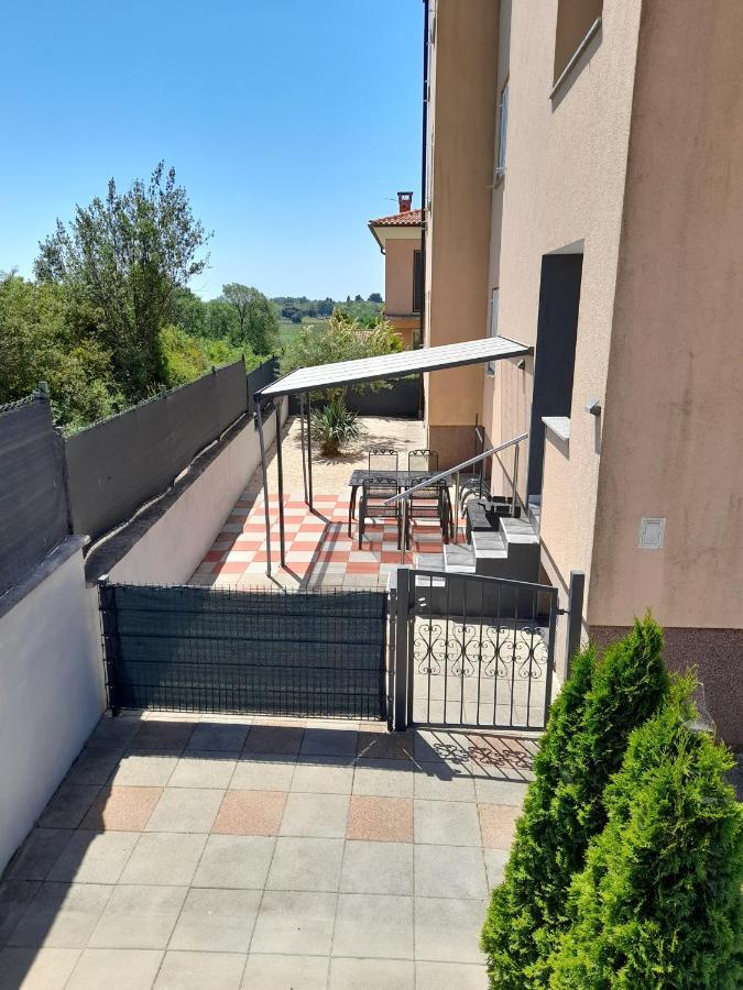Apartment Adi روفينج المظهر الخارجي الصورة