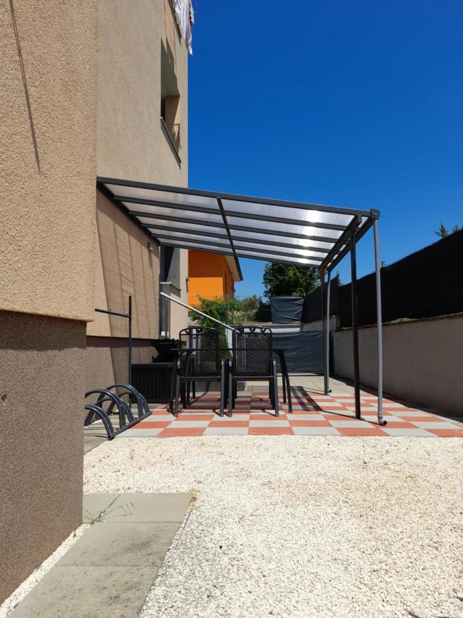Apartment Adi روفينج المظهر الخارجي الصورة
