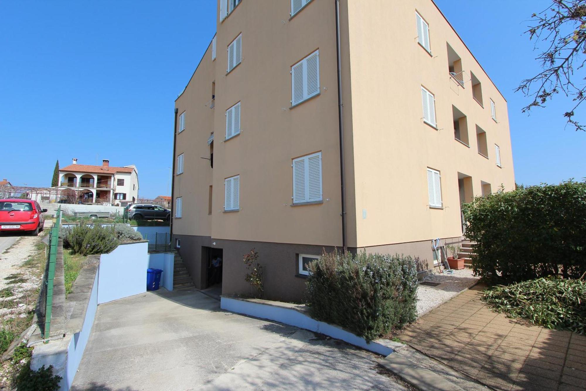 Apartment Adi روفينج المظهر الخارجي الصورة